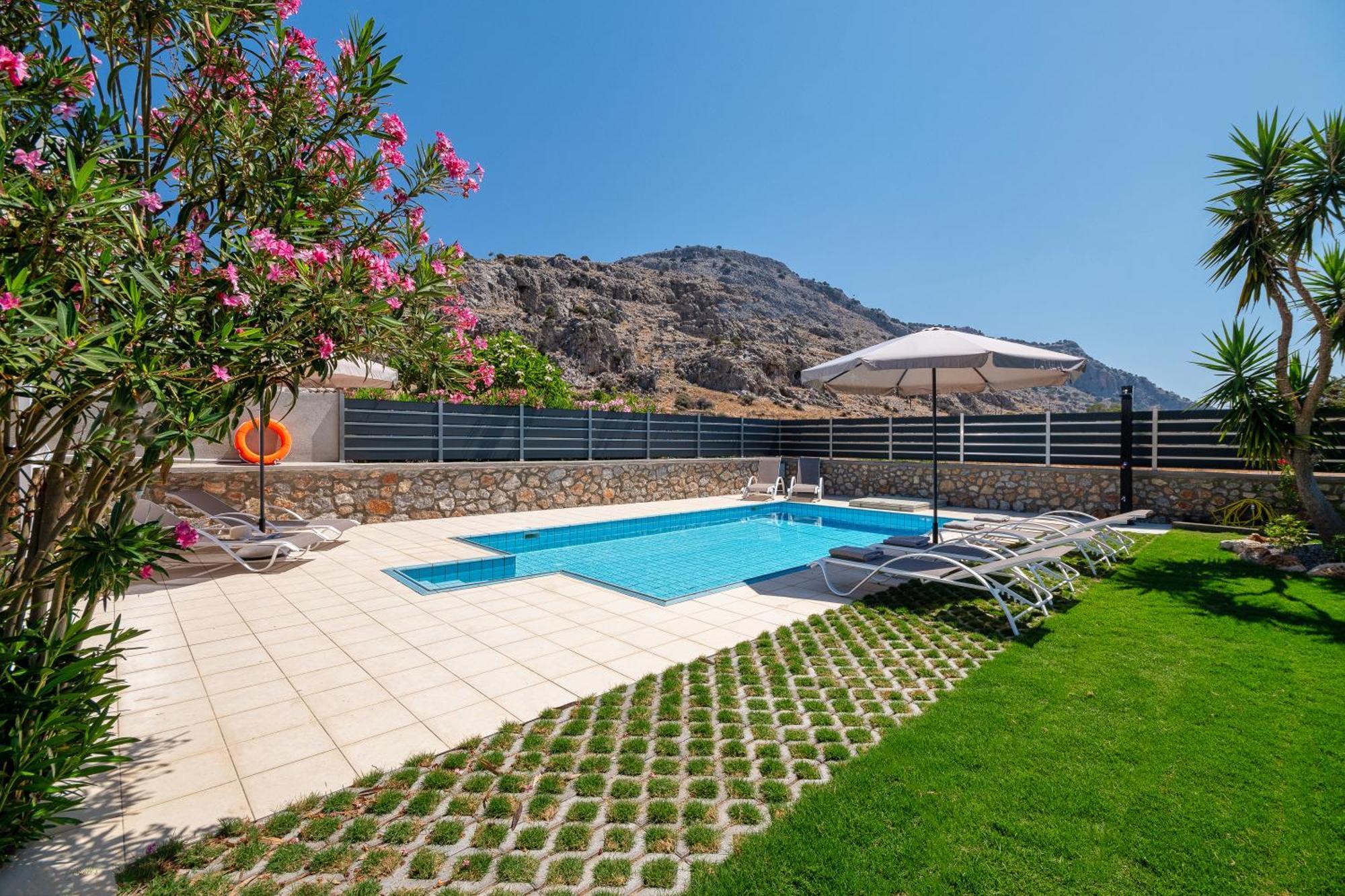 Villa Mariani II - In Lothiarika, Newly Renovated June 2024, Private Pool, Lindos 10 Min, Beach 120M Lardos Buitenkant foto